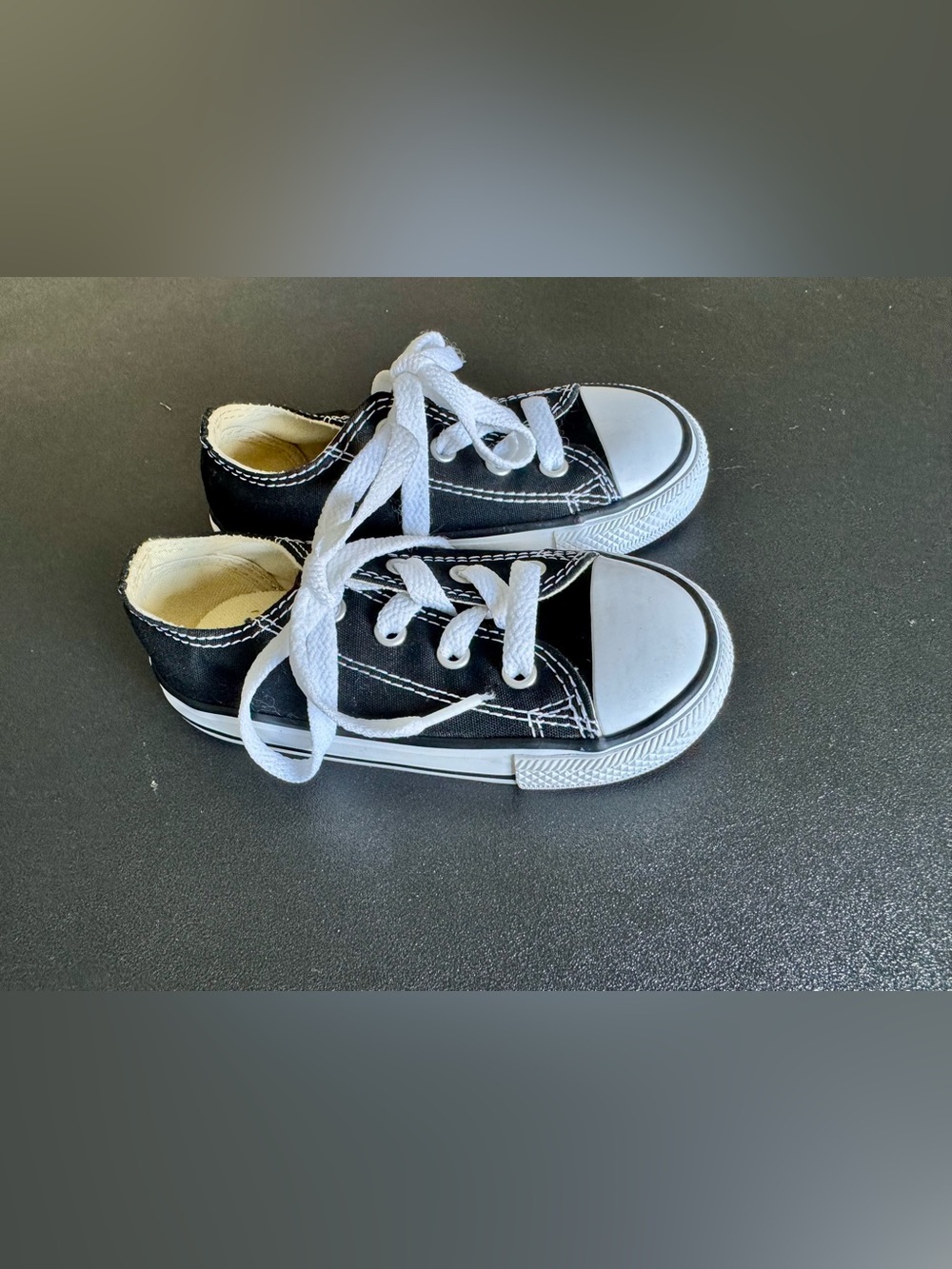 NEW! ✨KIDS CONVERSE ALL STAR LOW TOPS - SIZE 7C✨